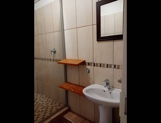 1 BEDROOM FLAT RENTED IN WESTVILLE